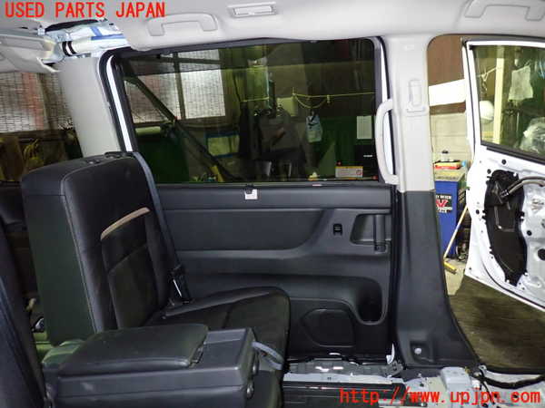 1UPJ-9239061320]セレナ e-POWER(GFC28)左後ドア 中古 AGC M2L3 43R-00150_5