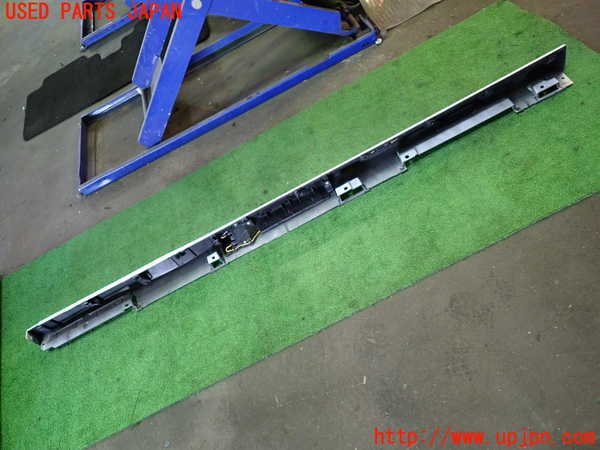 1UPJ-9239061390]セレナ e-POWER(GFC28)右サイドステップ 中古_3