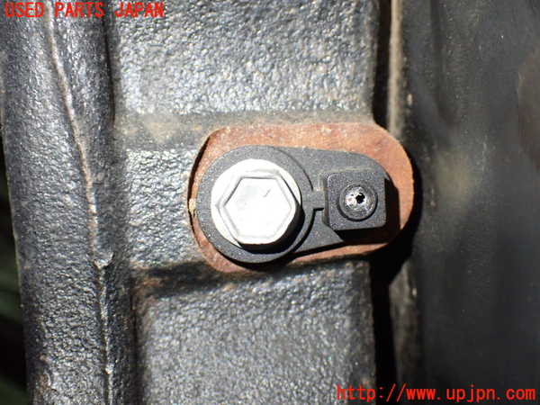 1UPJ-9239064290]セレナ e-POWER(GFC28)右フロントナックルハブ 中古_3