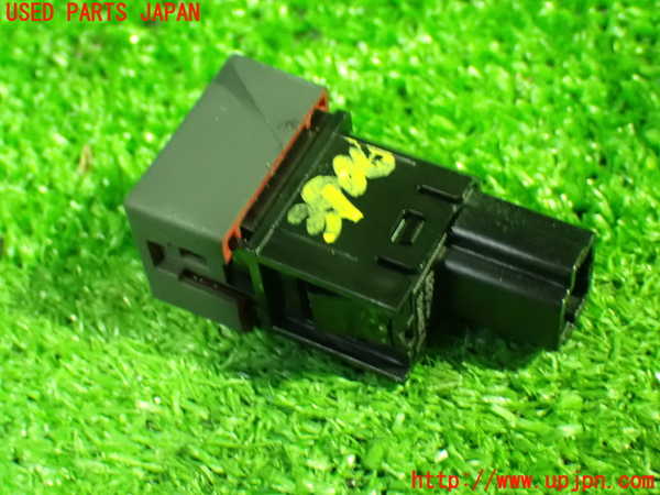 1UPJ-9239066290]セレナ e-POWER(GFC28)ハザードスイッチ 中古_2