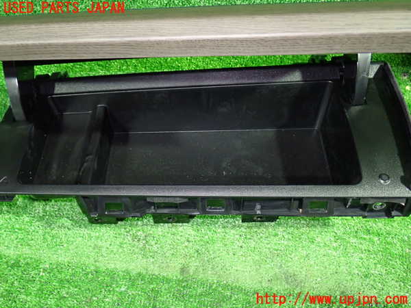 1UPJ-9239067517]セレナ e-POWER(GFC28)グローブボックス2 中古_2