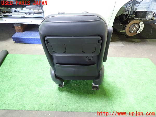 1UPJ-9239067065]セレナ e-POWER(GFC28)助手席シート 中古_4