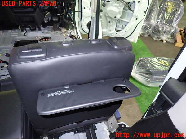 1UPJ-9239067145]セレナ e-POWER(GFC28)右2列目シート 中古_5