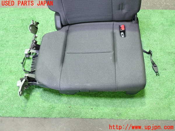 1UPJ-9239067235]セレナ e-POWER(GFC28)右3列目シート 中古_3