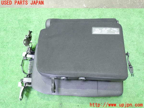 1UPJ-9239067235]セレナ e-POWER(GFC28)右3列目シート 中古_4