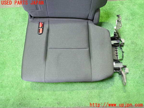 1UPJ-9239067265]セレナ e-POWER(GFC28)左3列目シート 中古_3