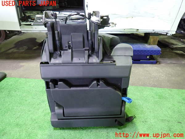 1UPJ-9239067265]セレナ e-POWER(GFC28)左3列目シート 中古_5