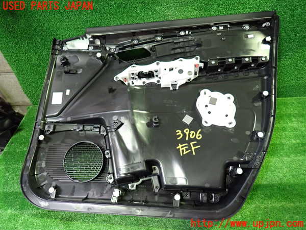 1UPJ-9239061264]セレナ e-POWER(GFC28)左前ドア内張り 中古_4