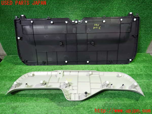 1UPJ-9239061578]セレナ e-POWER(GFC28)バックドア内張り 中古_2