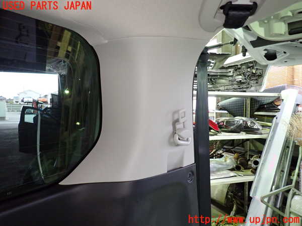 1UPJ-9239067675]セレナ e-POWER(GFC28)右リアピラートリム 中古_3