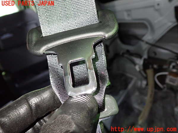 1UPJ-9239067215]セレナ e-POWER(GFC28)3列目シートベルト 中古_2