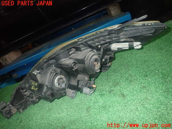 1UPJ-9239091130]プレマシー(CREW)右ヘッドライト ハロゲン 中古_2