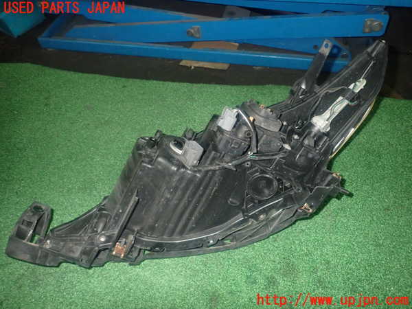 1UPJ-9239091130]プレマシー(CREW)右ヘッドライト ハロゲン 中古_3