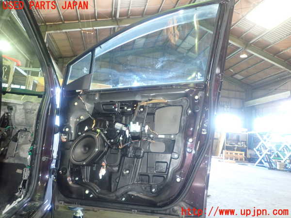 1UPJ-9239091230]プレマシー(CREW)右前ドア 中古 NSG M4O8 43R-00014_2