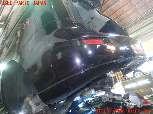 1UPJ-9239091610]プレマシー(CREW)リアバンパー 中古_3
