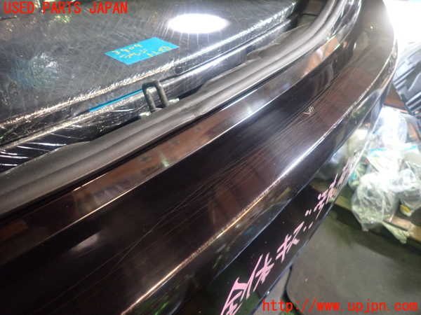 1UPJ-9239091610]プレマシー(CREW)リアバンパー 中古_5