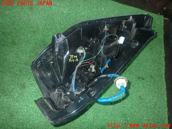1UPJ-9239091530]プレマシー(CREW)右テールランプ 中古_3