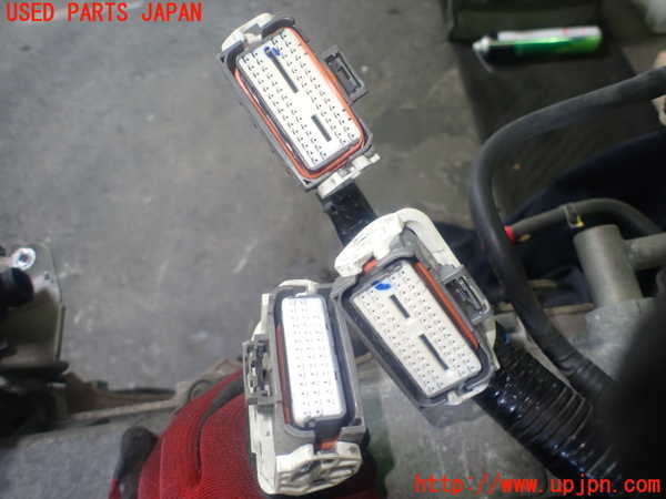 1UPJ-9239092010]プレマシー(CREW)エンジン LF-VD 中古_3