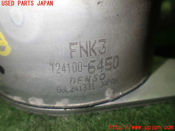 1UPJ-9239092481]プレマシー(CREW)オイルクーラー1 中古_4