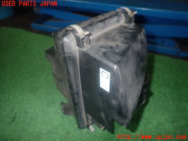 1UPJ-9239092560]プレマシー(CREW)エアクリーナーボックス 中古_3