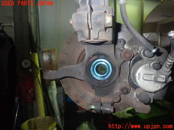 1UPJ-9239094295]プレマシー(CREW)左フロントナックルハブ 中古_2