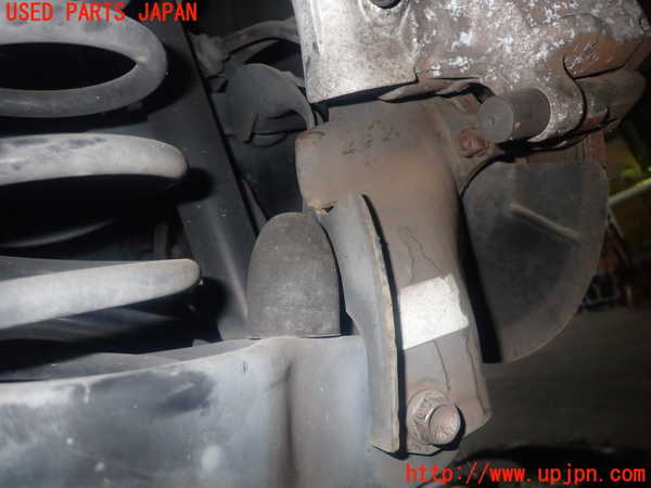 1UPJ-9239094300]プレマシー(CREW)右リアナックルハブ 中古_3