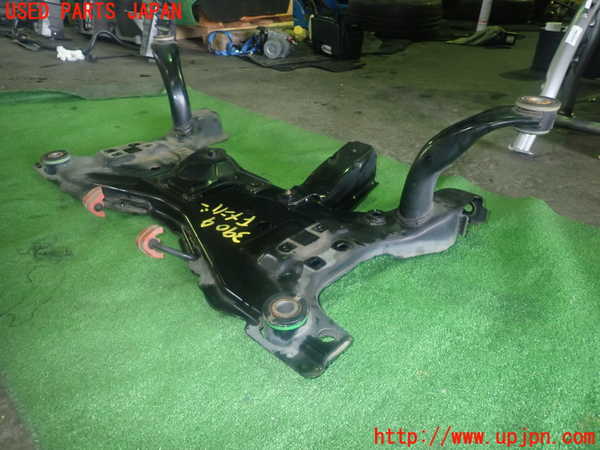 1UPJ-9239095285]プレマシー(CREW)フロントメンバー 中古_3