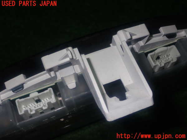 1UPJ-9239096170]プレマシー(CREW)スピードメーター 中古_3