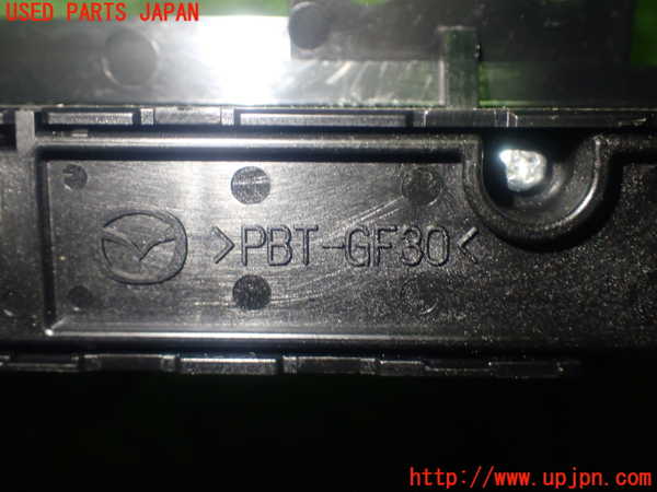 1UPJ-9239096307]プレマシー(CREW)スイッチ2(時計 ハザード INFO) 中古_4