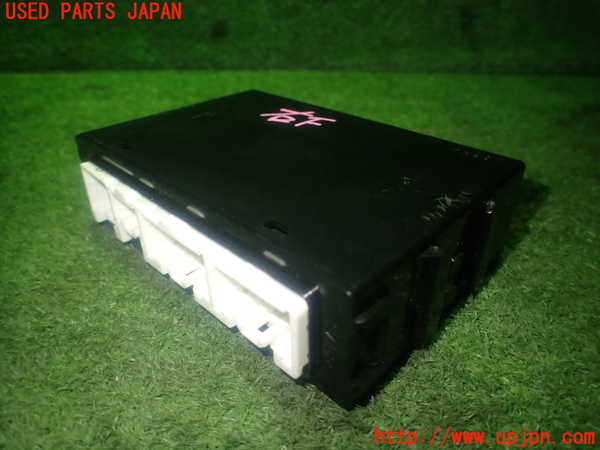 1UPJ-9239096146]プレマシー(CREW)コンピューター1 中古 C248675DZC_3