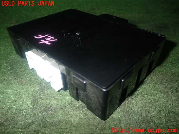 1UPJ-9239096147]プレマシー(CREW)コンピューター2 中古 C30567560B_3