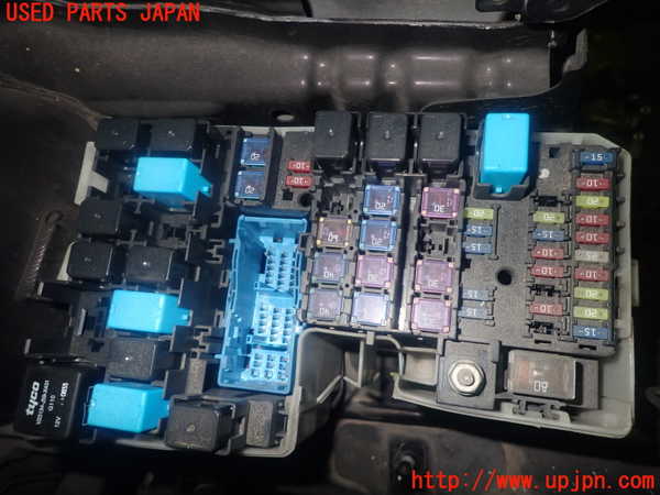 1UPJ-9239096741]プレマシー(CREW)ヒューズボックス1(EGルーム内助手席側) 中古_2
