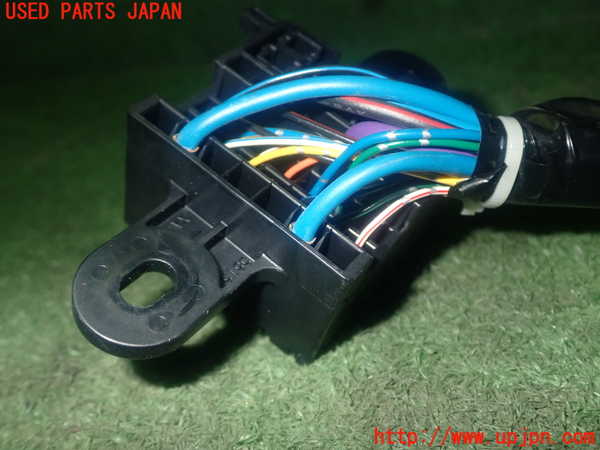 1UPJ-9239096742]プレマシー(CREW)ヒューズボックス2(室内助手席側) 中古_3