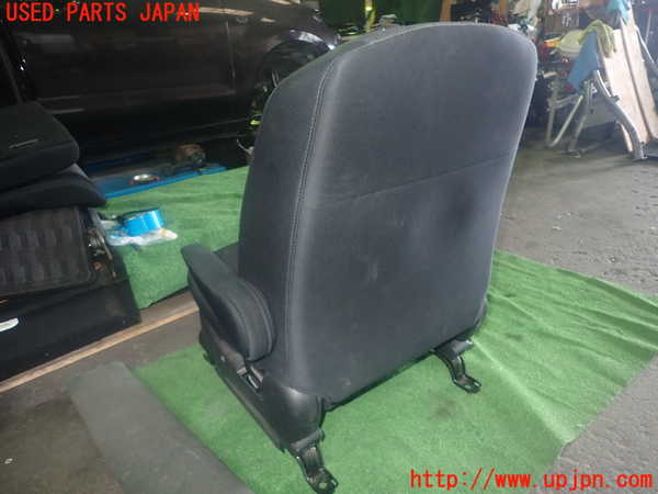 1UPJ-9239097035]プレマシー(CREW)運転席シート 中古_4