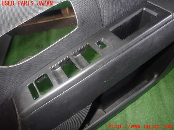 1UPJ-9239091234]プレマシー(CREW)右前ドア内張り 中古_3