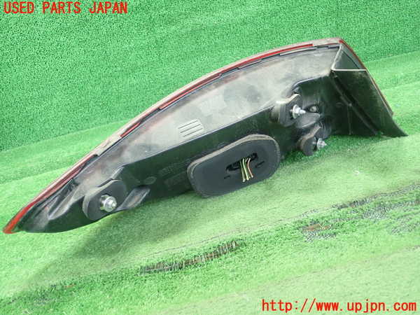 1UPJ-9239101530]ベンツ E250 クーペ C207(207336)右テールランプ 中古_3