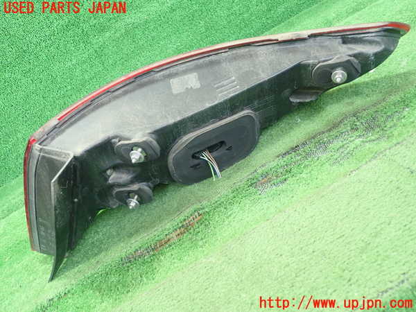 1UPJ-9239101536]ベンツ E250 クーペ C207(207336)左テールランプ 中古_3