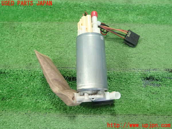 1UPJ-9239102510]ベンツ E250 クーペ C207(207336)燃料ポンプ 中古_2