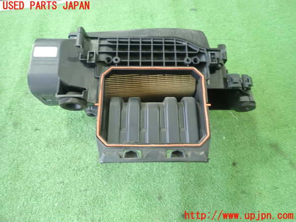 1UPJ-9239102560]ベンツ E250 クーペ C207(207336)エアクリーナーボックス 中古_3