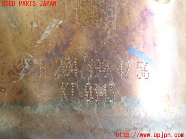 1UPJ-9239102661]ベンツ E250 クーペ C207(207336)触媒1 中古_4