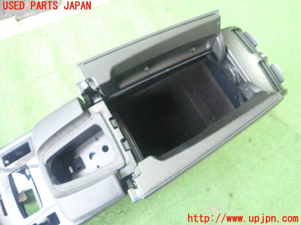 1UPJ-9239107540]ベンツ E250 クーペ C207(207336)センターコンソール 中古_4