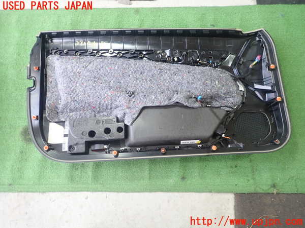 1UPJ-9239101234]ベンツ E250 クーペ C207(207336)右ドア内張り 中古_3