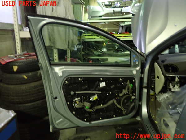 1UPJ-9239111260]ボルボ・V40(MB4164T)左前ドア 中古 AGC M25 43R-00049_4