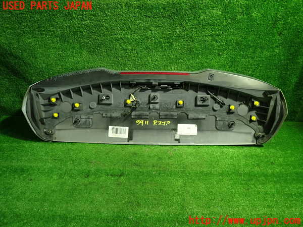 1UPJ-9239111520]ボルボ・V40(MB4164T)リアスポイラー 中古_4