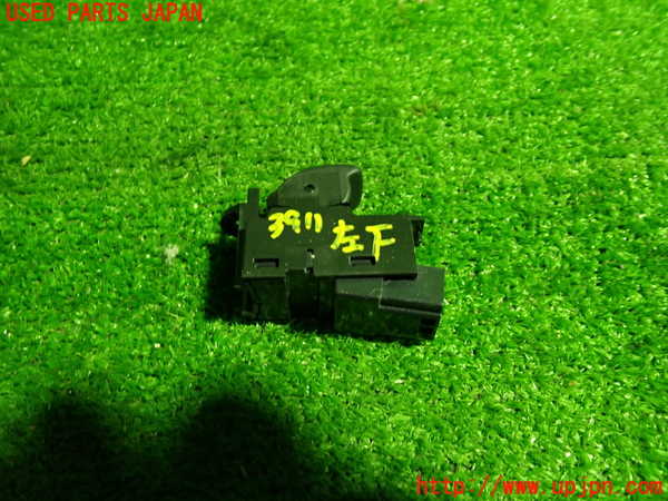 1UPJ-9239116245]ボルボ・V40(MB4164T)左前パワーウィンドウスイッチ 中古_3