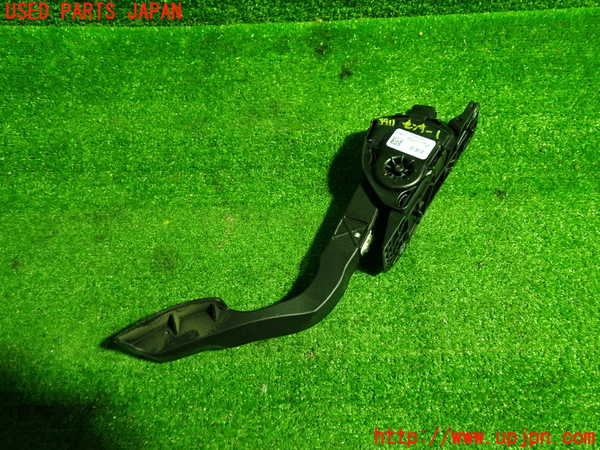 1UPJ-9239116381]ボルボ・V40(MB4164T)センサー1(アクセルペダル) 中古_4