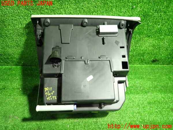 1UPJ-9239117516]ボルボ・V40(MB4164T)グローブボックス1 中古_3