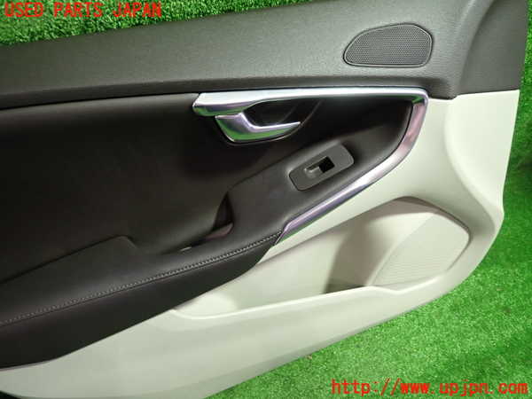 1UPJ-9239111264]ボルボ・V40(MB4164T)左前ドア内張り 中古_2