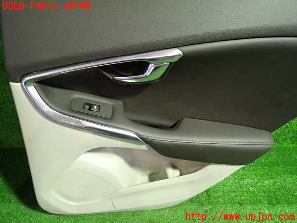 1UPJ-9239111294]ボルボ・V40(MB4164T)右後ドア内張り 中古_2