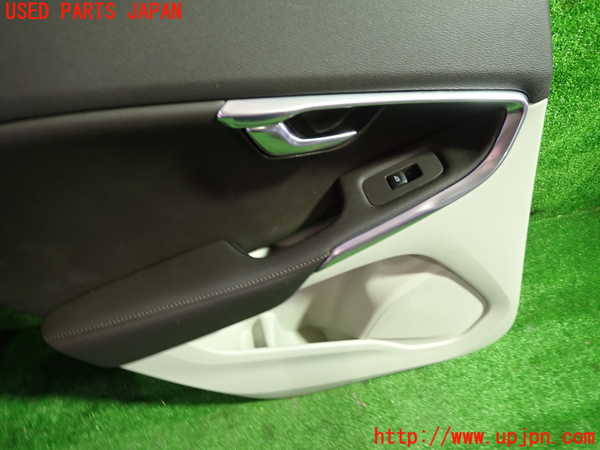 1UPJ-9239111324]ボルボ・V40(MB4164T)左後ドア内張り 中古_2